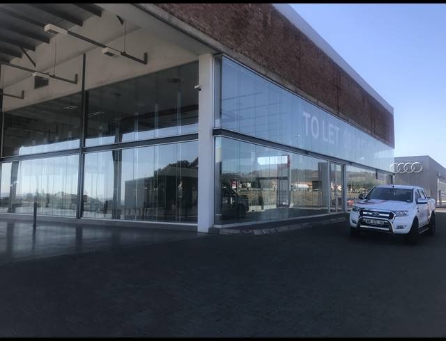 3,050M² SHOWROOM TO LET IN WATERVAL EAST